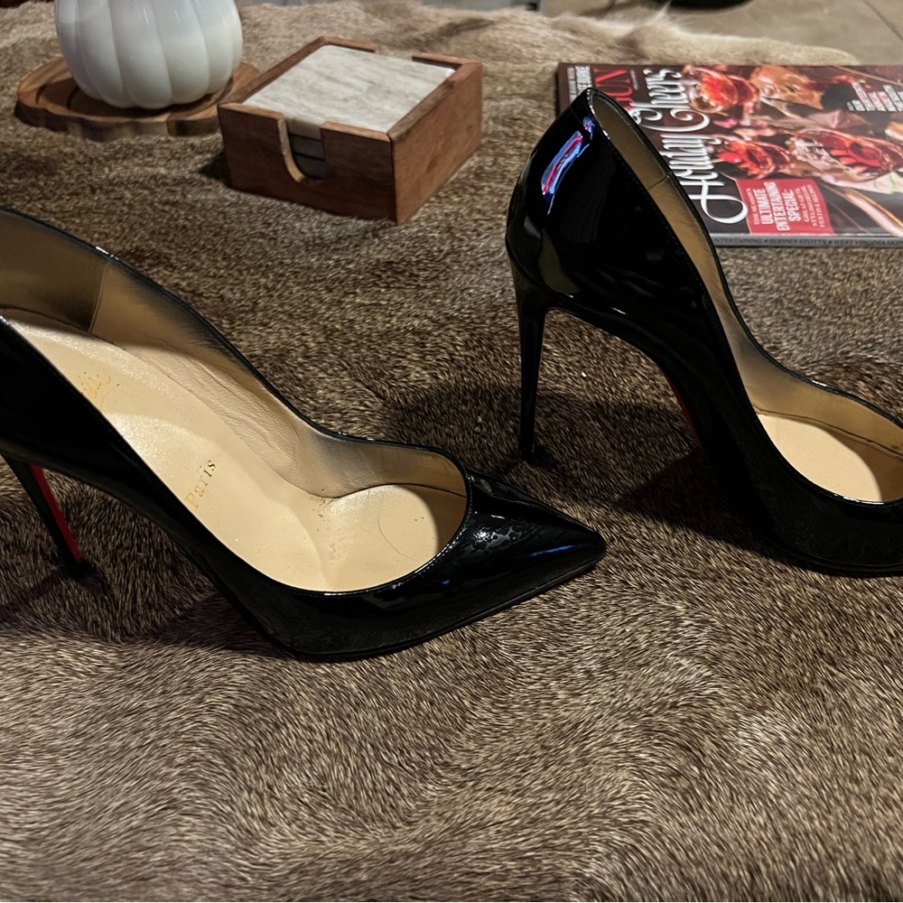 Christian Louboutin So Kate Pumps 7.5